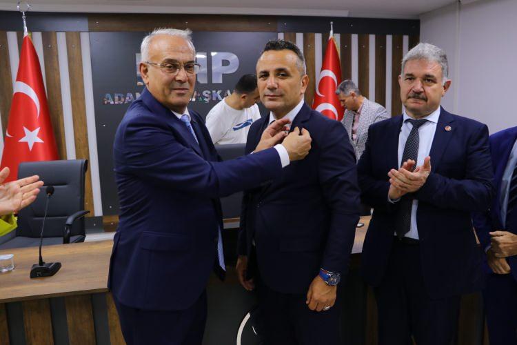 <p>Adana’da Zafer Partisi’nden istifa eden il yönetimi ve 87 kişi törenle Milliyetçi Hareket Partisi'ne (MHP) katıldı.</p>
