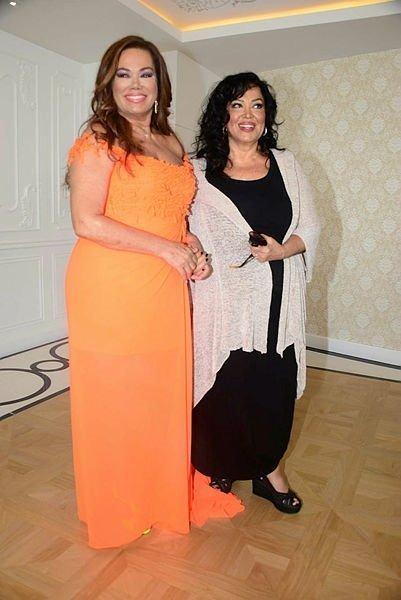 <p><span style="color:#B22222"><strong>NAZAN ŞORAY VE TÜRKAN ŞORAY</strong></span></p>

<p> </p>
