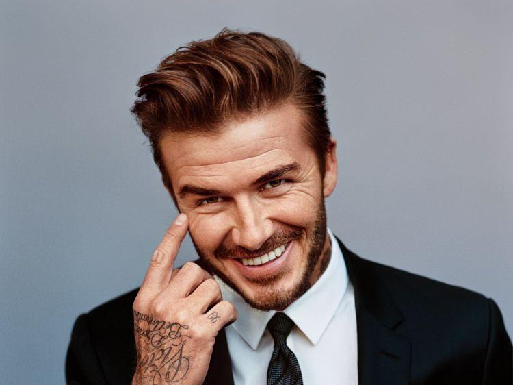 <p><span style="color:#B22222"><strong>David Beckham</strong></span></p>
<p><span style="color:#800080"><strong>Futbol kariyerini 2013 yılında sonlandıran David Beckham'ın bacakları 2006'da 140 milyon dolara sigortalandı.</strong></span></p>