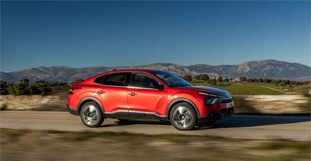 <p>4 kapılı sedan ve SUV genlerini buluşturan C4 X modelini satın almak isteyenlere, 250 bin TL için 12 ay vade ve yüzde 1,99 faizli krediye ek olarak, 50 bin TL takas desteği ve 25 bin TL tutarında yakıt kartı sunuluyor.</p>
