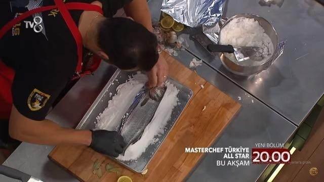 <p><strong>MasterChef All Star Mehmet Yal&ccedil;ınkaya, Danilo Zanna ve Somer Sivrioğlu'nun j&uuml;riliğinde devam ediyor. Diğer sezonlarda yarışmış yarışmacılardan oluşan kadronun yarışı heyecanla izleniyor. Yayınlanan fragmanda Barış'ın tezgahı bir anda alev aldı.</strong></p>
