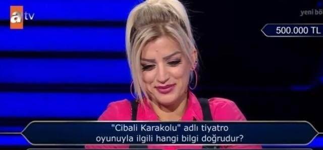 <p><span style="color:#000000"><strong>'Cibali Karakolu' adlı tiyatro oyunuyla ilgili hangi bilgi doğrudur?' sorusunu risk alarak yanıtlama kararı alan G&uuml;nd&uuml;z, 'A- Yazarı Nejat Uygur'dur' se&ccedil;eneğinde karar kıldı.&nbsp;</strong></span></p>
