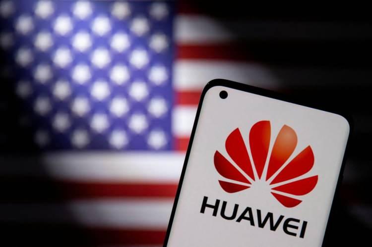 <p>Dean bir başka paylaşımında da, Google ve diğer ABD teknoloji şirketlerinin Huawei'ye kendi işletim sistemlerini kullanma iznini vermemesini hatırlattı. </p>
