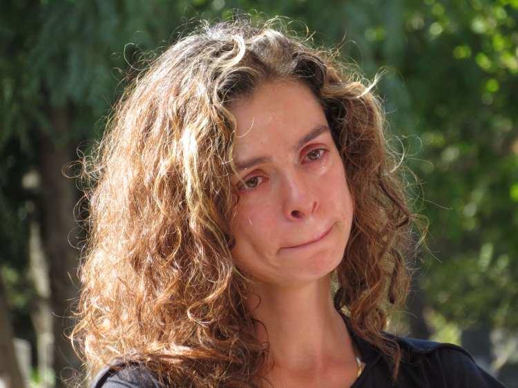 <p>Cenaze için dua ve helallik alındı. Kadri Emrah Özpirinçci, kılınan cenaze namazının ardından Karacaahmet Mezarlığı'nda toprağa verildi.</p>