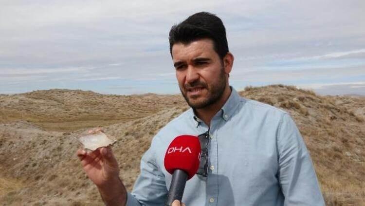 <p>Burada daha çok Sivas iline uygun, karasal iklime uygunluk gösteren tahıl türleri yetiştiriliyor. Burada özellikle şunu söyleyebiliriz, burası kuru tarım için çok uygun sahalar, sulu tarım için uygun sahalar değil.</p>
