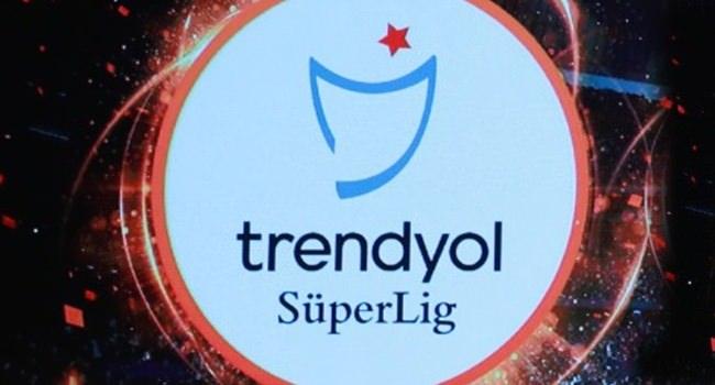 <p>Futbola milli takım arası geldi. Süper Lig’de lider olan Fenerbahçe, güncel olarak milli takımlara en fazla futbolcu gönderen takım oldu.<br />
<br />
İşte Transfermarkt verilerine göre Süper Lig'de milli takımlara en çok futbolcu gönderen kulüpler:</p>
