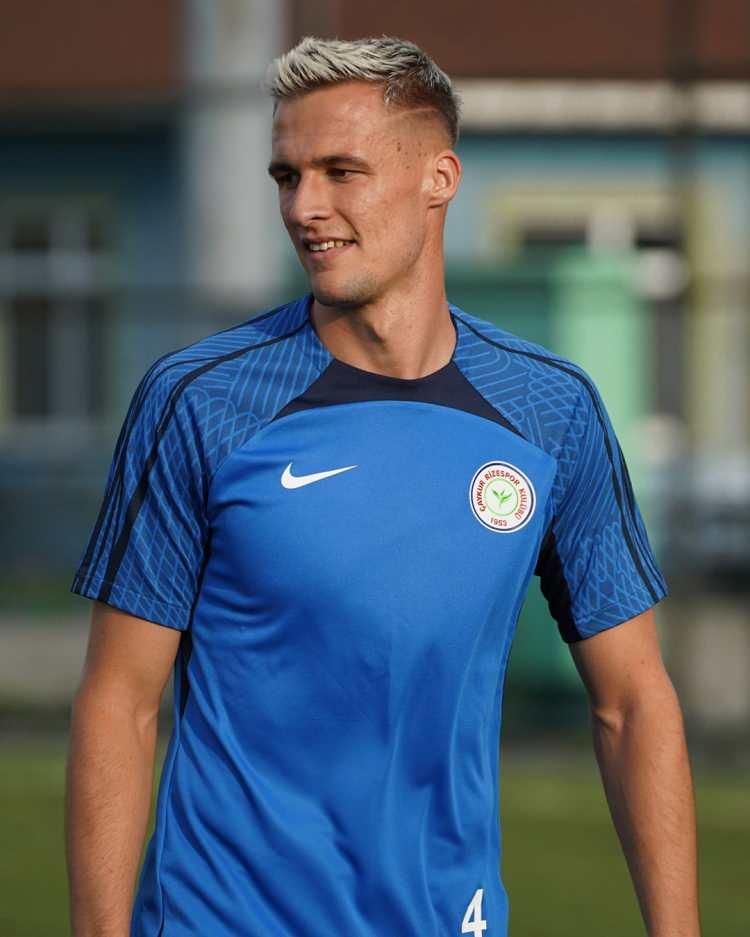 <p>- Çaykur Rizespor (6)</p>