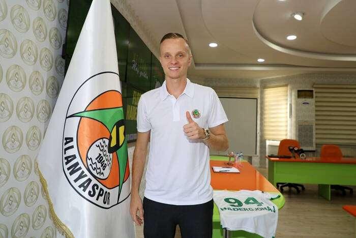 <p>- Alanyaspor (4)</p>
