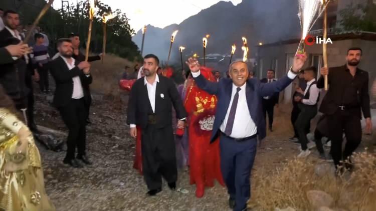 <p>Aşiret mensuplarının bu mutlu günleri kameralara böyle yansıdı</p>