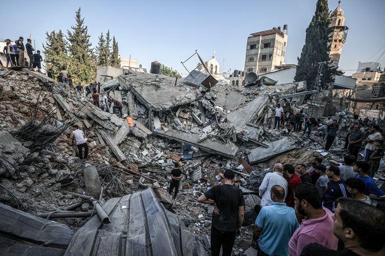 <p>İsrail'in 5 camiyi daha tamamen yıktığı belirtilen açıklamada, "İsrail'in, Gazze'ye yönelik saldırılarının başından bu yana tamamen yıkılan camilerin sayısı 31'e yükseldi." ifadelerine yer verildi.</p>
