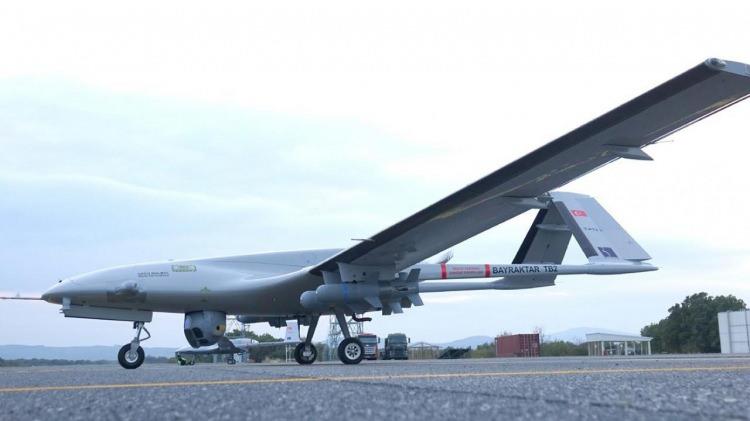 <p>Halihazırda dünya genelinde, havadan havaya füze kullanma kabiliyetine sahip bir SİHA platformu bulunmuyor. ABD, kısa süre önce MQ-9 Reaper SİHA üzerinden AIM-9 Sidewinder (BOZDOĞAN muadili) Hava Hava Füzesi’nin test atışını gerçekleştirmişti.</p>
