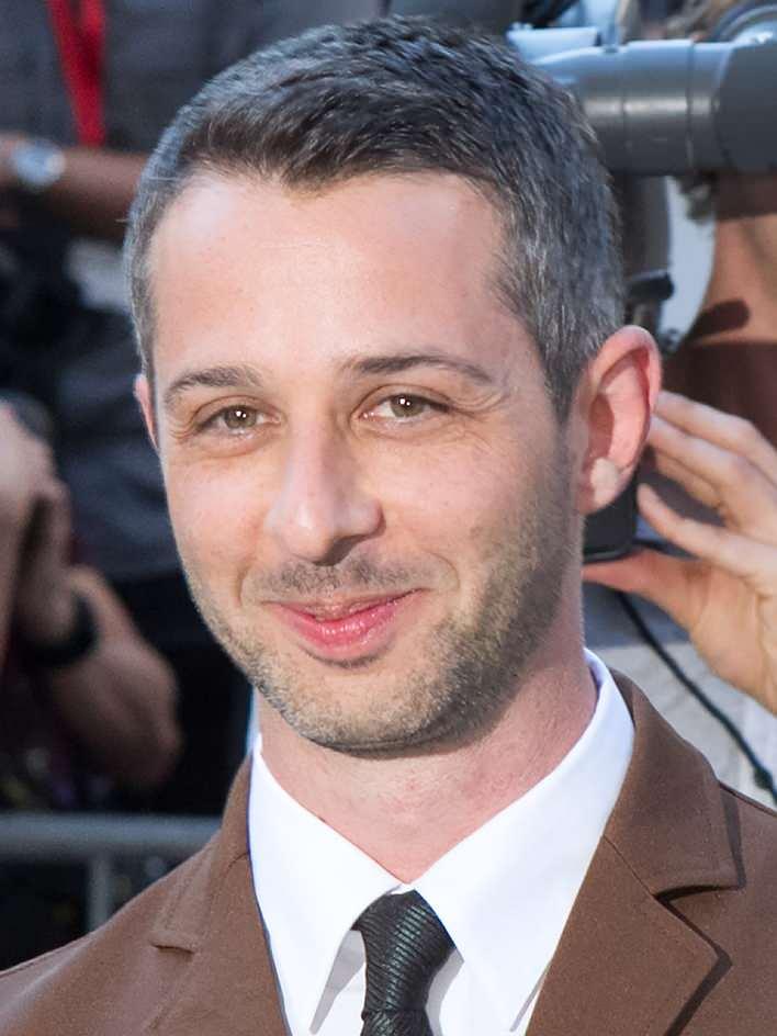 <p>Jeremy Strong</p>
