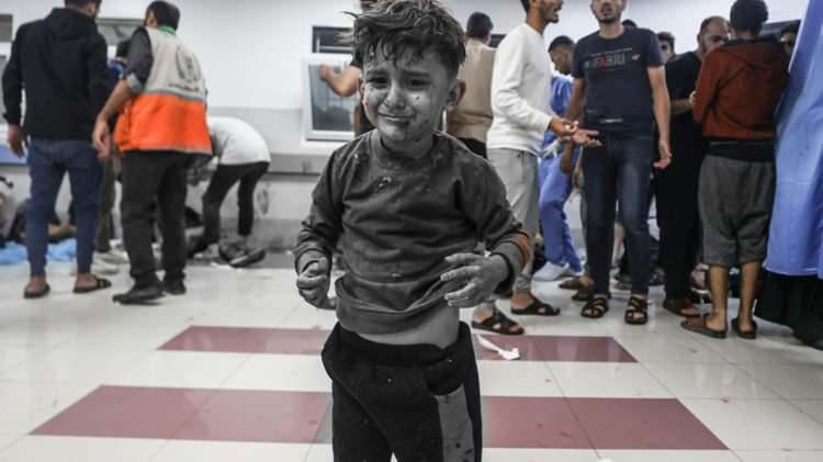 <p>İbadethane, okul, hastane gibi yerleri bombalayarak insanlık suçu işleyen Siyonist İsrail’in hastaneleri hedef alması ilk değil. Gazze’yi açık hava hapishanesine çeviren ve tüm sivil yerleşim yerlerini vuran işgalci İsrail, yakın zamanda çok sayıda hastaneyi bombaladı.</p>
