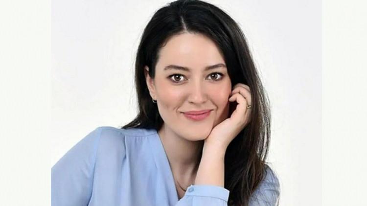 <p>PELİN AKİL</p>

<p>Oyuncu Pelin Akil, "Özellikle hastaneyi hedef almak ne demek? Bu bir insanlık suçudur. Masumlardan, çocuklardan, yaşam mücadelesi veren insanlardan çekin artık elinizi, yeter." diyerek üzüntüsünü dile getirdi.</p>
