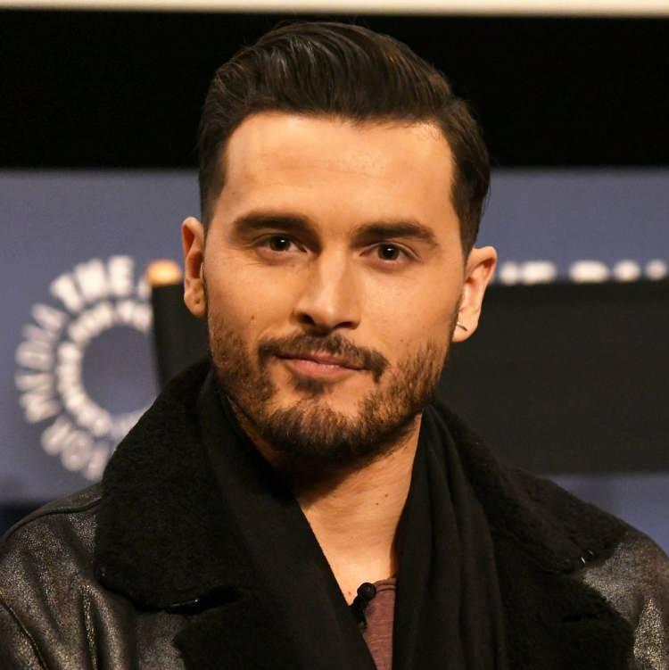 <p>Michael Malarkey</p>
