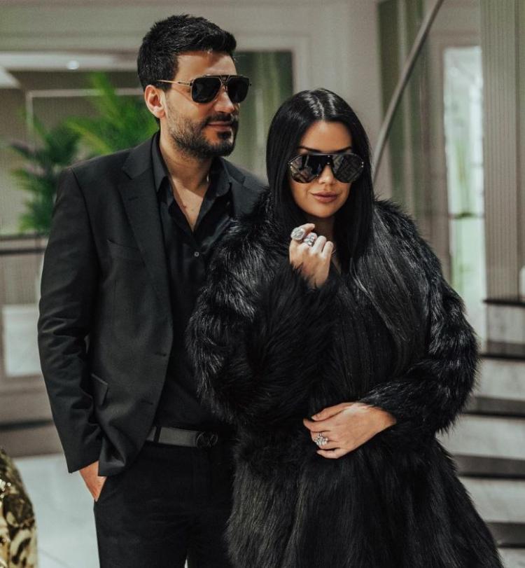 <p><span style="color:#FF0000"><strong>4 AYRI SUÇTAN SORUŞTURMA BAŞLATILDI</strong></span></p>

<p><span style="color:#000000"><strong>Başsavcılığın Dilan Polat, eşi Engin Polat, Engin Polat'ın babası Sezgin Polat, kardeşi Alper Kürşat Polat, anneannesi Zehra Yılmaz, dayısının eşi Nilgül Yılmaz, Dilan Polat'ın kardeşleri Can Doğu ve Sinem Sıla Doğu'nun aralarında bulunduğu 13 şüpheliye ilişkin "suç örgütü kurmak ve yönetmek", "suç örgütüne üye olmak", "suçtan kaynaklanan malvarlığı değerlerini aklamak" ve "Vergi Usül Kanunu'na muhalefet" olmak üzere 4 ayrı suçtan soruşturma yürüttüğü öğrenildi.</strong></span></p>

