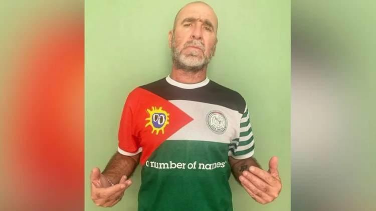 <p>Eski Fransız yıldız futbolcu Eric Cantona'dan da Filistin'e destek mesajı geldi. Cantona, "İsrail'in dokunulmazlığına son vermenin ve diğer devletlerden talep ettiğimiz aynı eşitlik, adalet ve uluslararası hukuka saygı standartlarında ısrar etmenin zamanı geldi." ifadelerini kullandı.</p>
<p> </p>