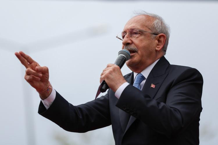 <p><em>Murat Bakan<br />
Gökçe Gökçen<br />
Deniz Yücel<br />
İsmail Atakan Ünver<br />
Hasan Baltacı<br />
Veli Ağbaba<br />
Ahmet Vehbi Bakırlıoğlu</em></p>
