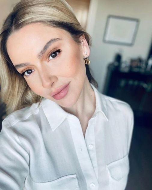 <p><strong>​</strong>Şarkıcılık kariyerinin yanı sıra yer aldığı sosyal sorumluluk projeleriyle de adından sık sık bahsettiren Hadise'nin Instagram paylaşımı beğeni yağmuruna tutuldu. Binlerce yorum geldi. Birçok yabancı isim yorum yaparak Hadise'nin sözlerine <strong>destek verdi. </strong></p>
