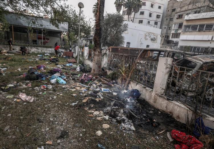 <p>İsrail'in Gazze'de hastaneye düzenlediği saldırı sonucu 1000'den fazla kişi hayatını kaybetti. Hastanedeki hasar gün ağarınca ortaya çıktı.</p>

<p> </p>
