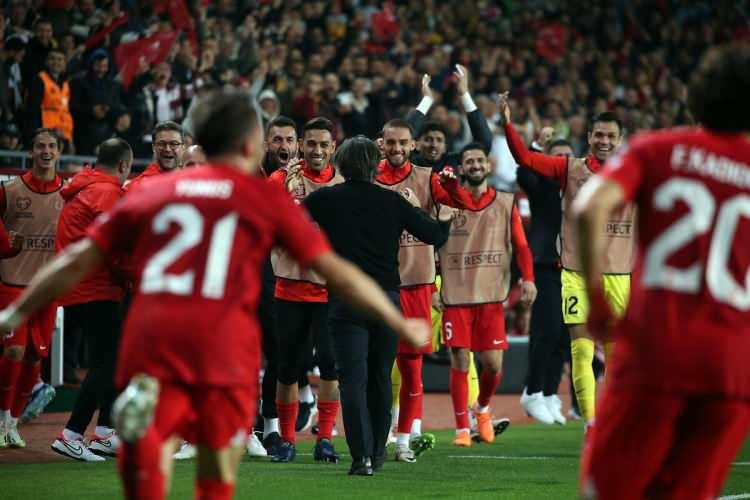 <p>Diğer yandan Milliler'in başarısına Alman basını da yer ayırdı.<br />
<br />
</p>