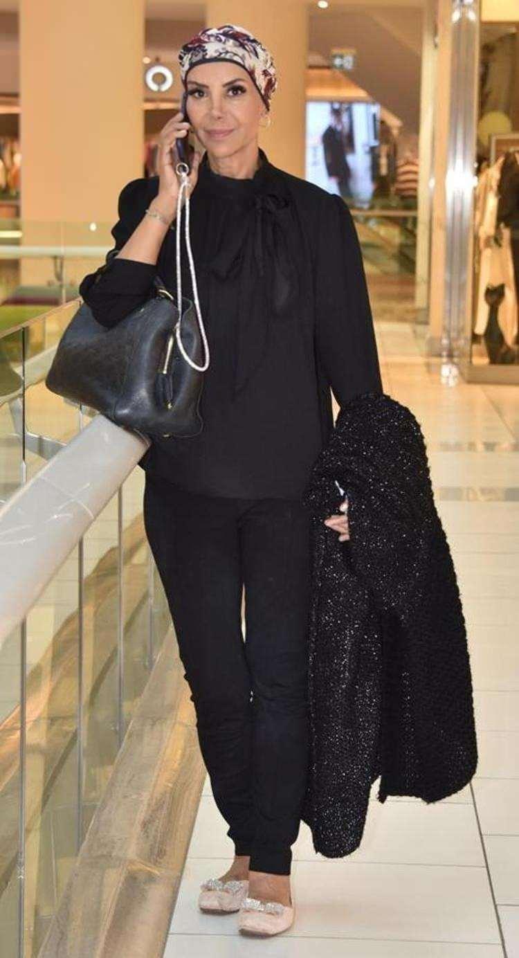 <p><span style="color:#000000"><strong>Tanyeli'nin, temoterapi tedavisine vakit kaybetmeden özel bir hastanede başlanmıştı.</strong></span></p>