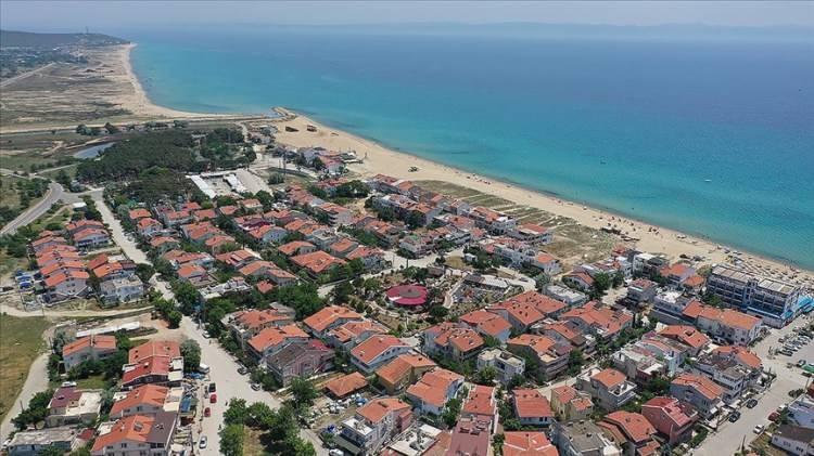 <p>Döner sermayenin kullanım alanı genişletilerek, Döner Sermaye İşletmesi Merkezi Müdürlüğünün sermayeyi kullanım alanına Turizmi Teşvik Kanunu kapsamındaki atık su arıtma tesisi, katı atık bertaraf tesisi gibi altyapı tesisleri yapmak veya yaptırmak da dahil edilecek.</p>