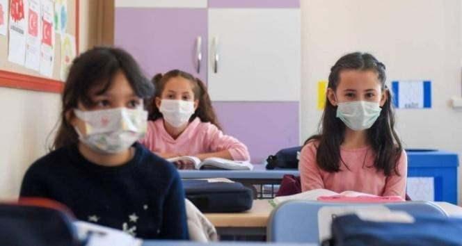 <p> İlköğretim ve ortaöğretimde ara tatil uygulamasının devam etmesi halinde Bakanlıkça ara tatillerin bölgelere ve illere göre yapılması bekleniyor.</p>