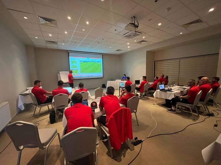 <p>UEFA PRO LİSANS: 400 bin TL</p>