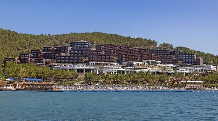 <p>Bakanlıktan belgeli diğer tesisler için, personel lojman alanları 49 yıla kadar süreyle ilanlı olarak sosyal ve teknik altyapı hizmetlerine katılım payı alınması şartıyla tahsis edilebilecek.</p>
<p> </p>
<p>Herhangi bir sebeple tahsisi sona eren personel lojman alanları üzerindeki irtifak hakkı Bakanlığın talebi üzerine resen tapudan terkin edilecek.</p>