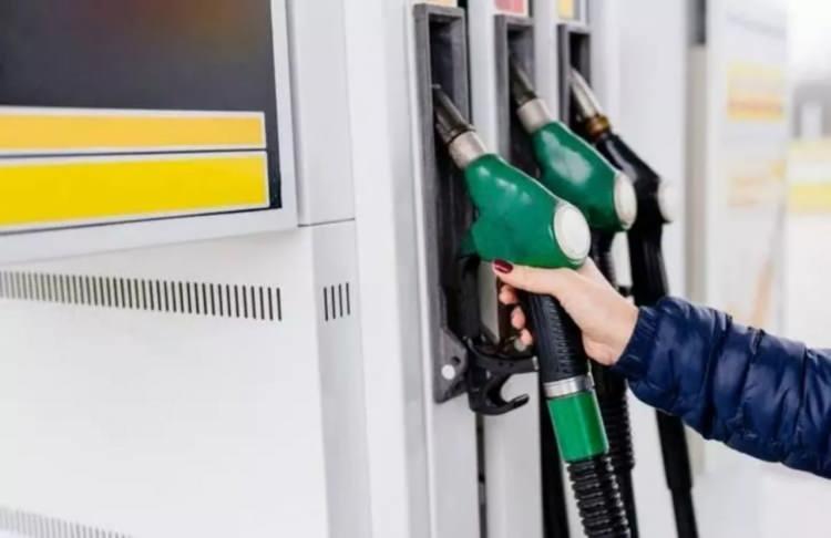 <p>İstanbul'da motorin litre fiyatı 39.58 liradan satılıyor.</p>
<p> </p>