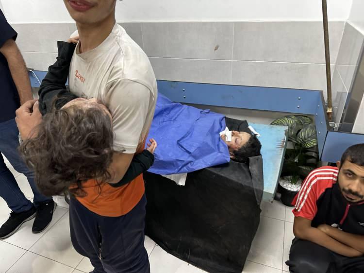 <p>Çiçen, barışı temin edebilmek için var gücüyle çalışan Müslümanlara yapılan bu saldırıların hiçbir izahı ve haklı gerekçesi olmadığını belirterek, "Siyonist İsrail vicdansızlığını özellikle çocuklar üzerinden pekiştirmekten geri durmuyor.</p>
