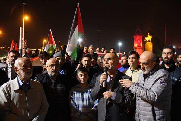 <p><strong>KAYSERİ</strong></p>

<p>Kayseri'de toplanan vatandaşlar, Gazze'deki el-Ehli Baptist Hastanesine yönelik saldırıyı protesto etti.</p>
