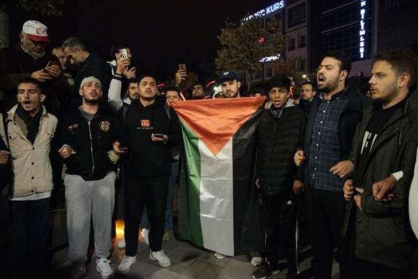 <p>İsrail'in Gazze'deki hastane saldırısı Bolu'da protesto edildi</p>

<p> </p>
