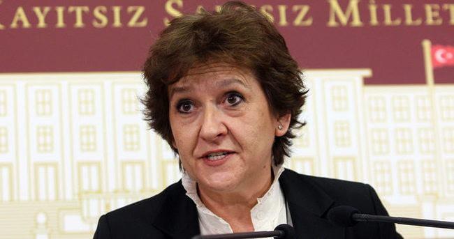 <p><strong>G&uuml;ler İleri&nbsp;G&uuml;ler, 49. H&uuml;k&uuml;met D&ouml;nemi'nde Devlet Bakanı olarak g&ouml;rev yaptı.</strong></p>

<p>&nbsp;</p>

<p><span style="color:#B22222"><strong>(1991 Demirel H&uuml;k&uuml;meti)</strong></span></p>
