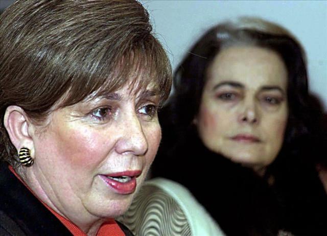 <p><strong>Işılay Saygın, 51., 52., 53., 54., ve 55. Hükümet Dönemleri`nde Devlet Bakanı, Çevre Bakanı ve Turizm Bakanı görevlerini yürüttü.</strong></p>
<p> </p>
<p><span style="color:#B22222"><strong>(1995-1997 Çiller Hükümeti)</strong></span></p>