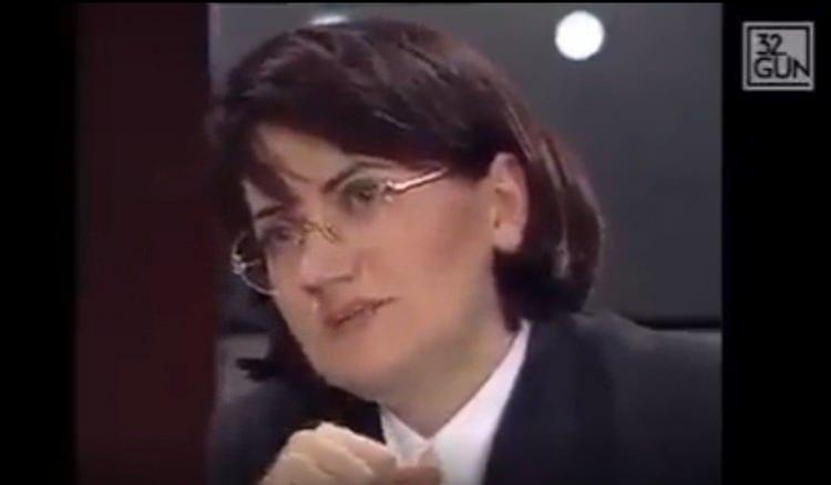 <p><strong>Meral Akşener, 54. Hükümet döneminde İçişleri Bakanı olarak görev yaptı.</strong></p>
<p> </p>
<p><span style="color:#B22222"><strong>(1996 Erbakan Hükümeti)</strong></span></p>
<p> </p>