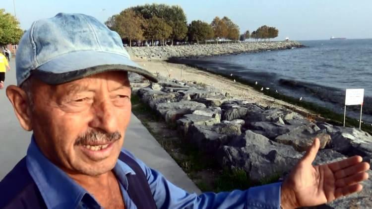 <p><span style="color:rgb(99, 99, 99)">Hasan Özkök ise, “Daha önce de oldu, belediye yosunları toplamıştı. Lodos yosunları sahile taşıyor. Buradaki koku yosundan çok daha ağır bir koku. Bilim insanlarının inceleme yapması gerek. Kirlilik mi var? Bu bir çeşit müsilaj mı? Anlaşılması gerek" diye konuştu. </span></p>