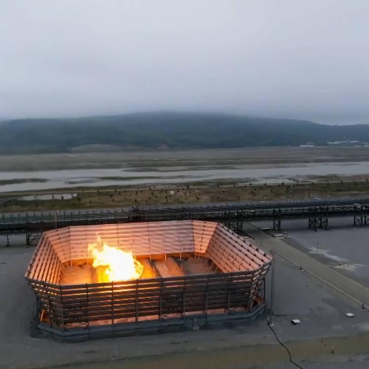 <p><strong>FSRU TESİSLERİ VE LNG TERMİNALLERİ</strong></p>
<p>Türkiye'nin doğal gaz arz güvenliğini güvenceye almak için sadece karada değil denizlerde de çeşitli tesisleri bulunuyor.</p>