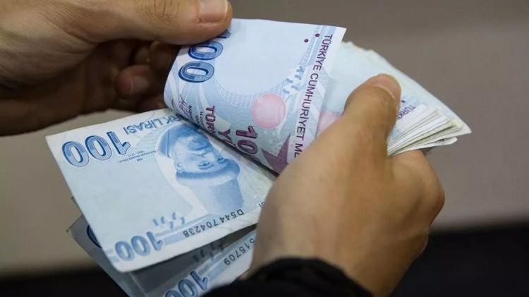 <p>Bu hak ağır işlerde çalışarak, büyük iş yükü taşıyan kişiler için erken emekli olma imkanı sağlıyor.</p>