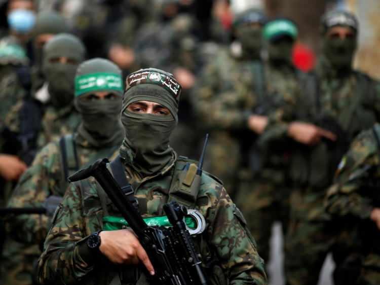 <p>4-) Hamas yetkililerinin Türkiye'den sınırdışı edilmesi ve ülkeye yeniden girişlerinin yasaklanması;</p>

<p> </p>
