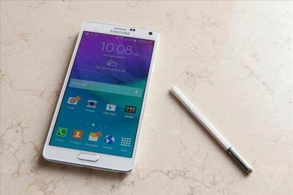 <p><strong>SAMSUNG GALAXY NOTE 4</strong></p>
