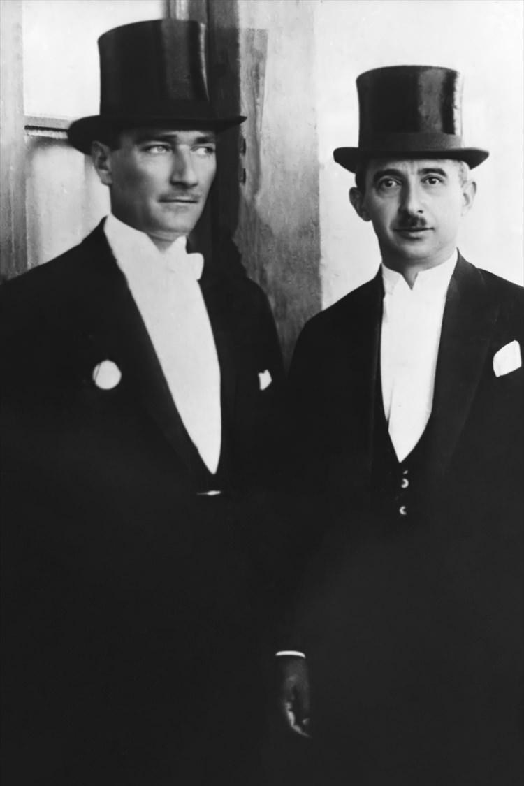 <p>Cumhurbaşkanı Mustafa Kemal Atatürk (solda) ve Başbakan İsmet İnönü (sağda). (Arşiv-01.01.1927) ( BYEGM - Anadolu Ajansı )</p>
