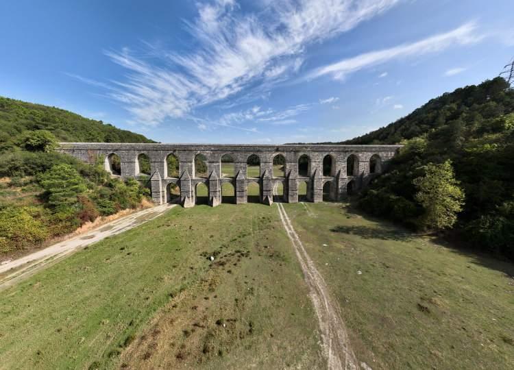<p>Suların çekildiği yerler ise dron ile görüntülendi.</p>