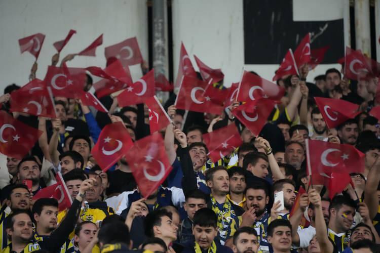 <p>Fenerbahçe Kulübü, Cumhuriyetin 100. yılı dolayısıyla Ludogorets maçı öncesinde coşkulu bir kutlama yaptı.</p>
