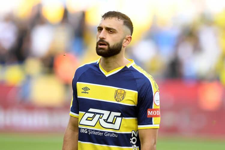 <p>Efkan Bekiroğlu<br />
<br />
Ankaragücü<br />
<br />
4 gol</p>
