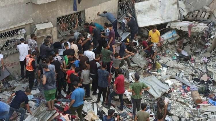 <p>Türkiye merkezli çok sayıda sivil toplum kuruluşu da İsrail'in tüm baskılarına rağmen Gazze'deki insani yardım faaliyetlerine devam ediyor.</p>