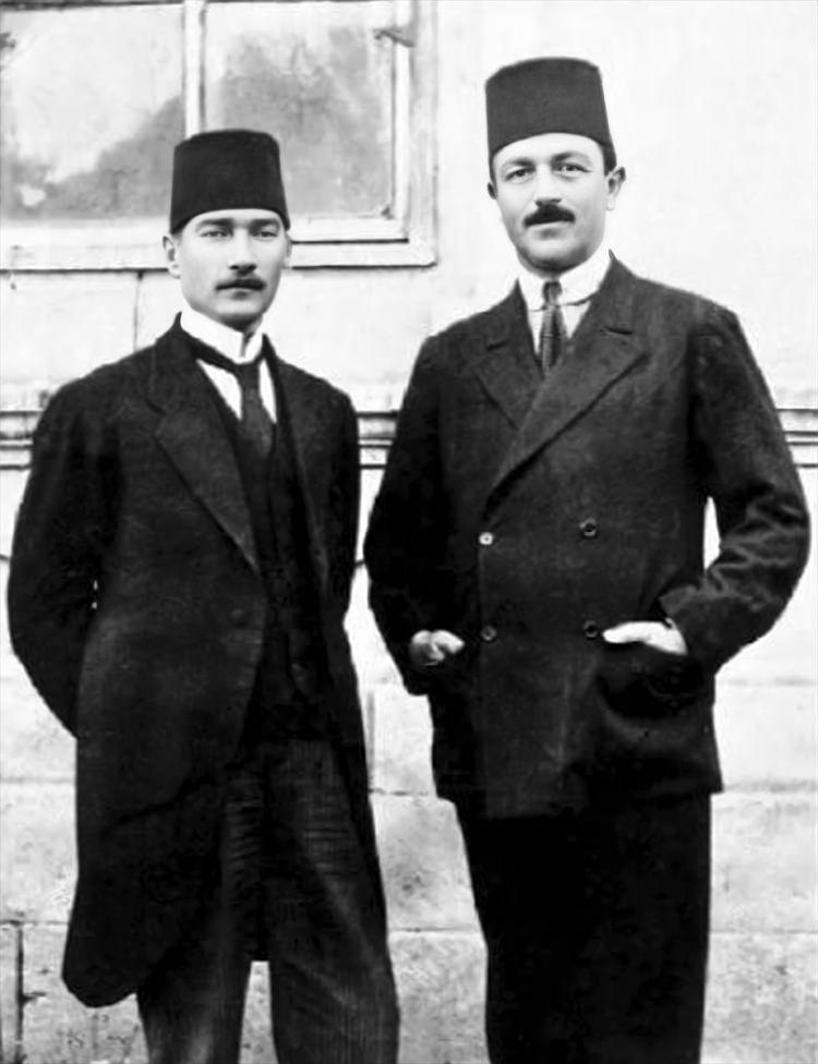 <p>Mustafa Kemal, Rauf Orbay ile Sivas'ta. (Arşiv-12.09.1919) ( Hanri Benazus Arşivi - Anadolu Ajansı )</p>
