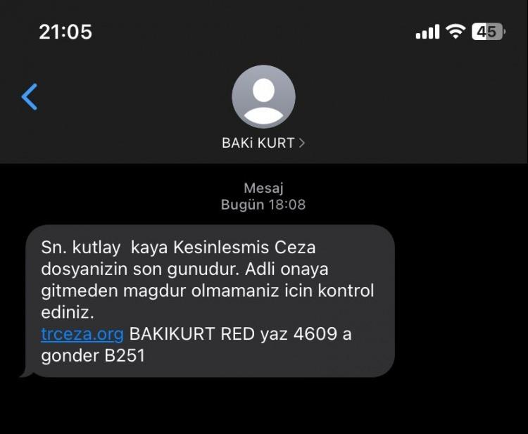 <p><strong>Yine aynı şekilde çalıştıkları belli bir banka varsa o bankaya giderek banka memurlarıyla görüşün. Eğer yapabiliyorsanız EFT ya da IBAN günlük limitlerini düşürün ve bankacılara da özellikle tembih edin. Çünkü yaşlıların dolandırılması daha kolay. Yaşlıların muhakeme yeteneklerini, zayıflıklarını kullanarak dolandırmaları daha basit.</strong></p>
