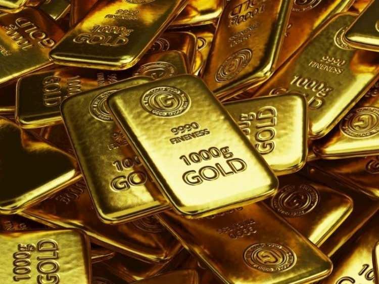 <p><strong>Özellikle Merkez Bankası’nın faiz kararı ve Euro bölgesinin faiz kararları var. Her iki Merkez Bankası da faizleri artıracak. Hızlı yükselişlerin ardından kar satışlarını bekliyorum. 1840 dolar seviyesine kadar ons altında bir gerileme yaşanabilir. Yıl sonuna kadar ons altında 2 bin doların üzerine atakların gelmesini bekliyorum''</strong> dedi.</p>